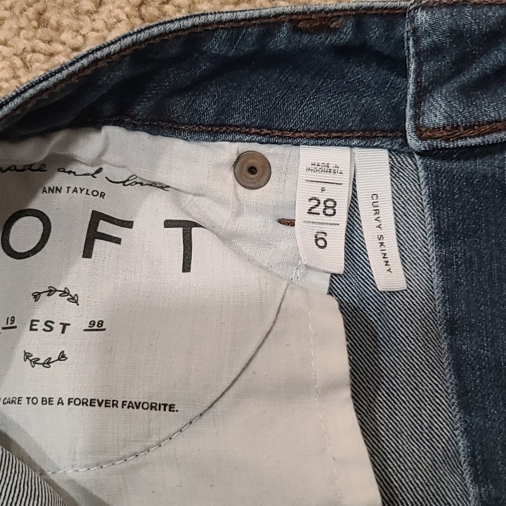 LOFT Women's Jeans - Picture 8 of 9